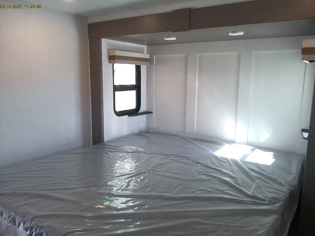 2026 EAST TO WEST 2026 EAST TO WEST Blackthorn - thumbnail 17