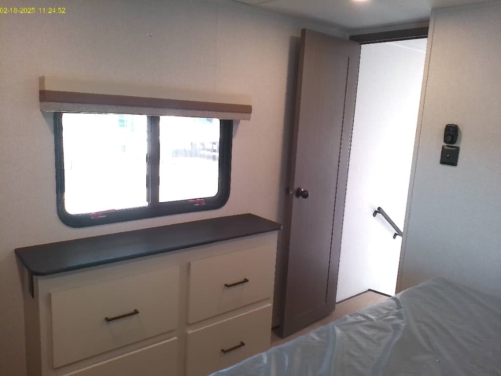 2026 EAST TO WEST 2026 EAST TO WEST Blackthorn - thumbnail 18