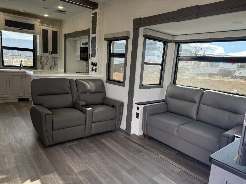 2026 East To West 2026 East To West Ahara - thumbnail 9