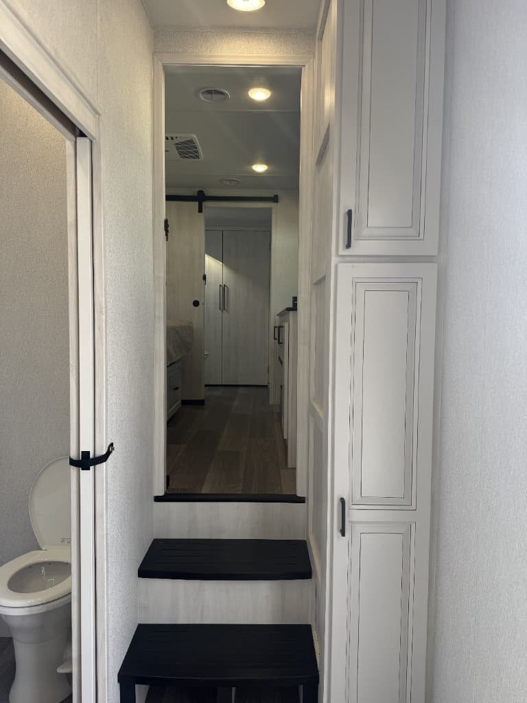 2026 East To West 2026 East To West Ahara - thumbnail 10