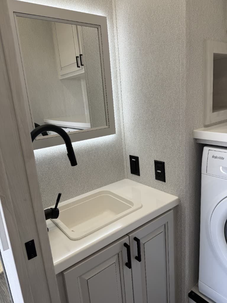 2026 East To West 2026 East To West Ahara - thumbnail 12