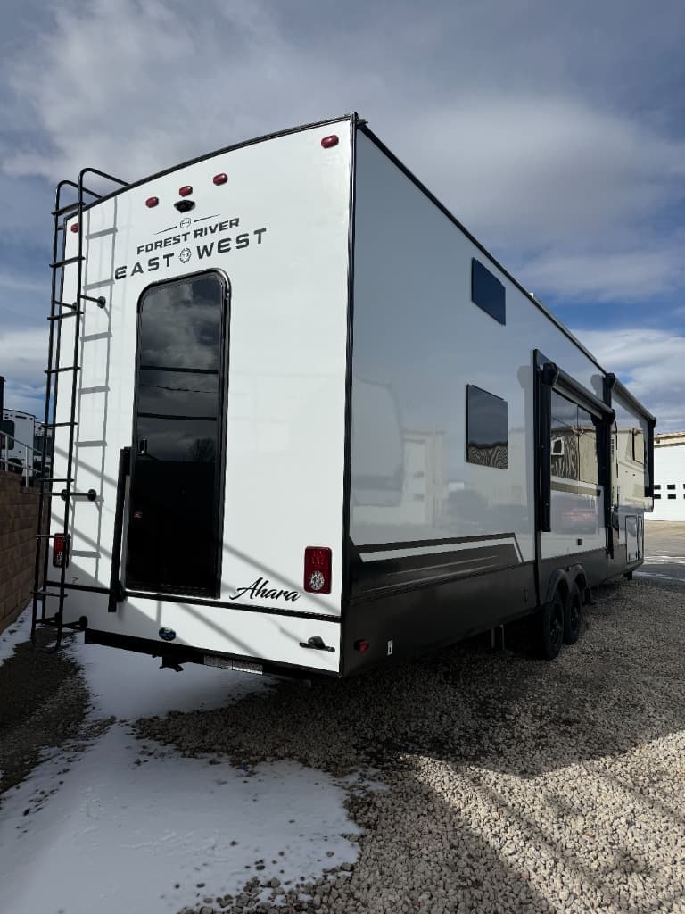 2026 East to West 2026 East to West Ahara - thumbnail 4