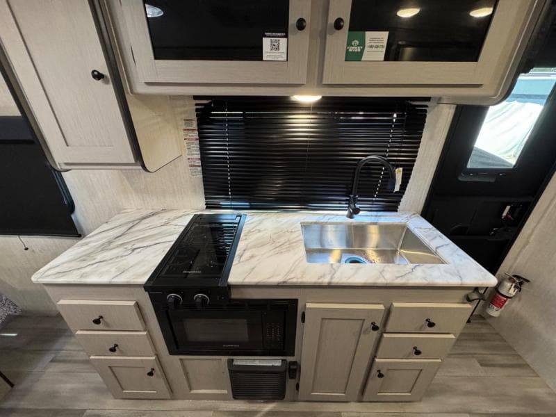 2026 Coachmen 2026 Coachmen Apex - thumbnail 7