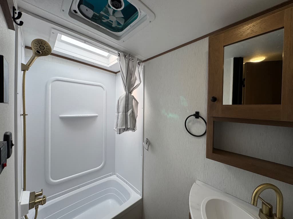 2026 Coachmen 2026 Coachmen Apex Nano - thumbnail 13