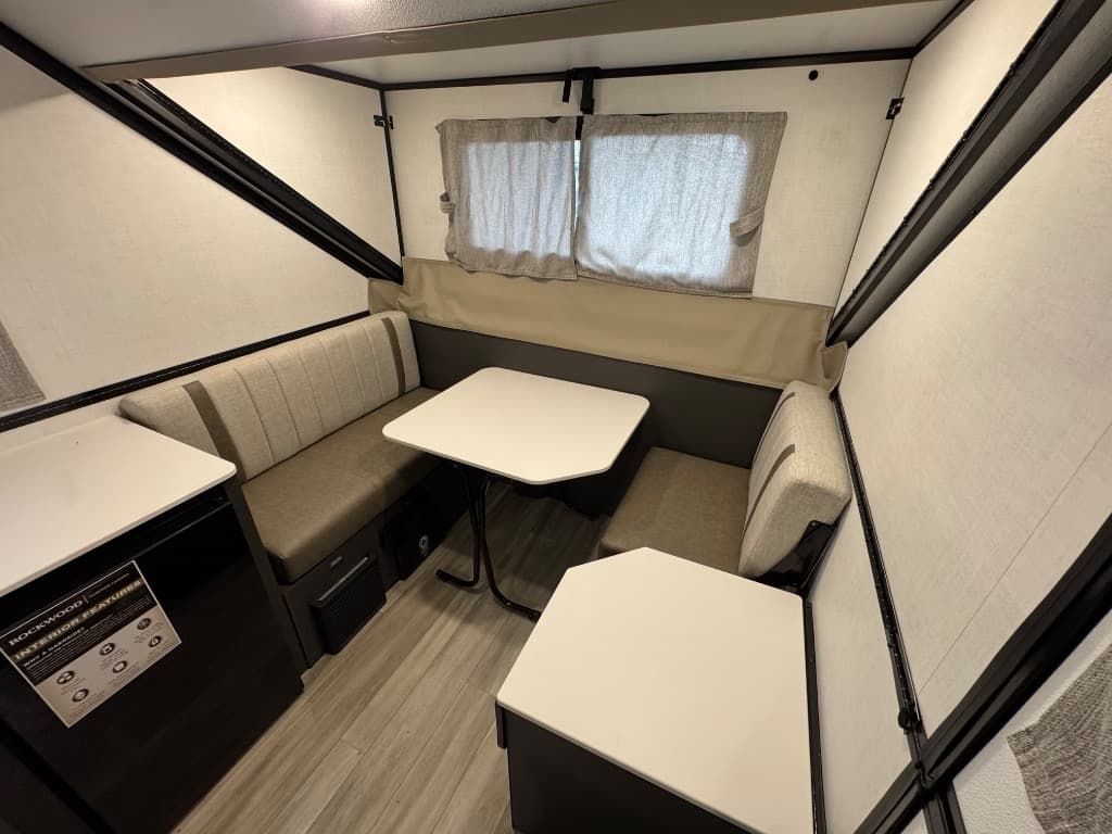 2026 Rockwood 2026 Rockwood Hard Side High Wall Series - thumbnail 6