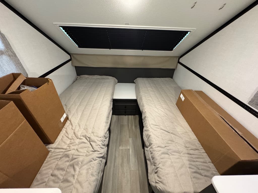 2026 Rockwood 2026 Rockwood Hard Side High Wall Series - thumbnail 12