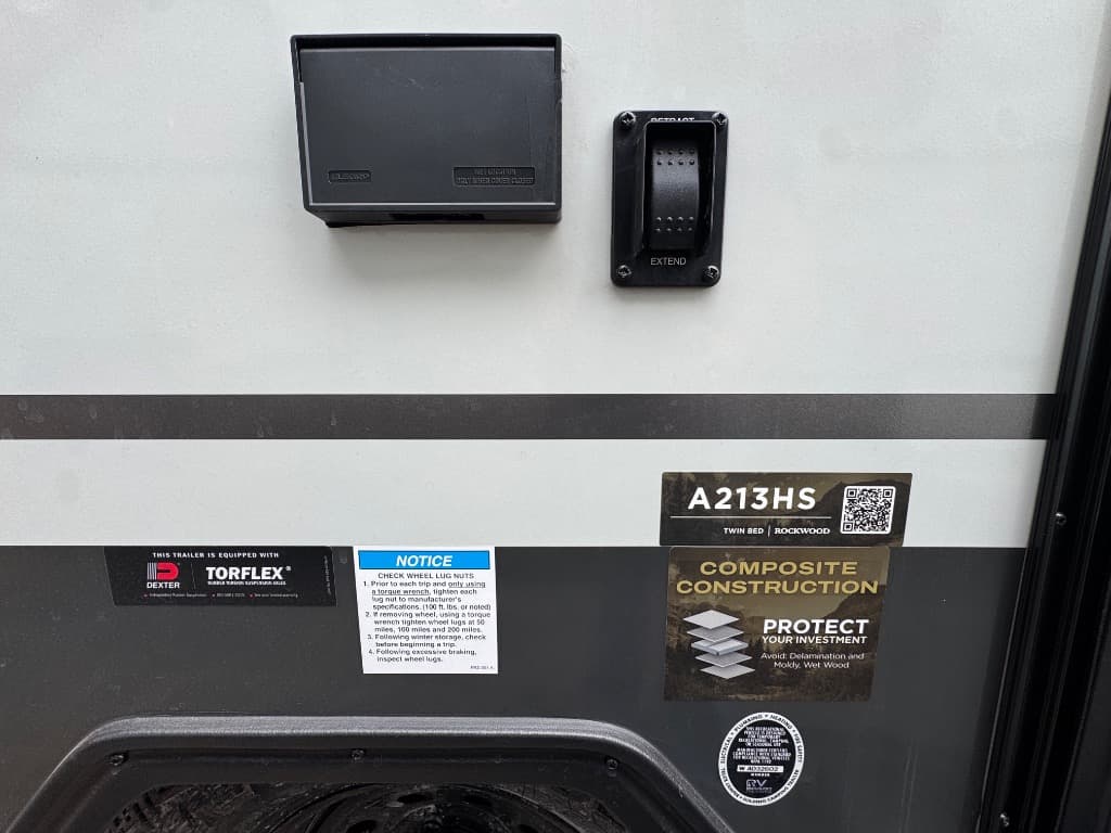 2026 Rockwood 2026 Rockwood Hard Side High Wall Series - thumbnail 15