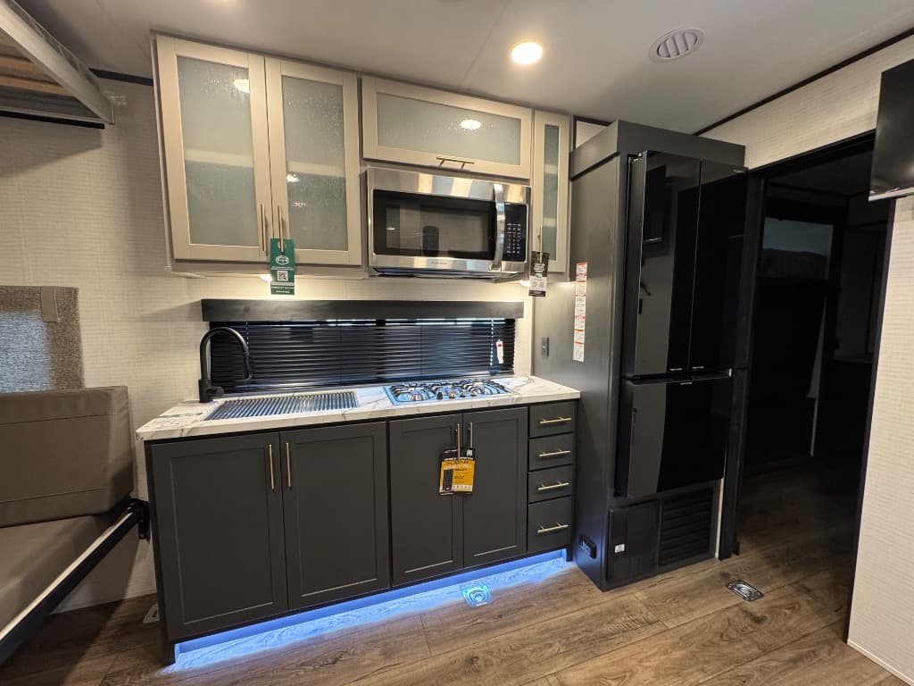 2026 Forest River 2026 Forest River Xlr Boost X Toy Hauler - thumbnail 8