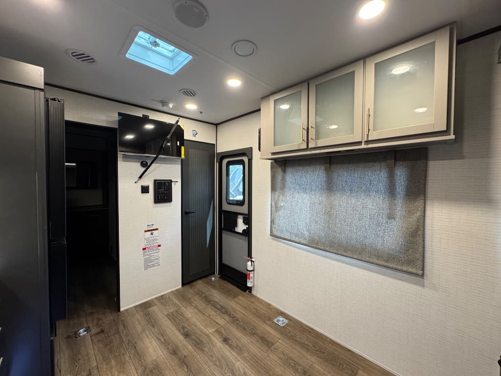 2026 Forest River 2026 Forest River Xlr Boost X Toy Hauler - thumbnail 15