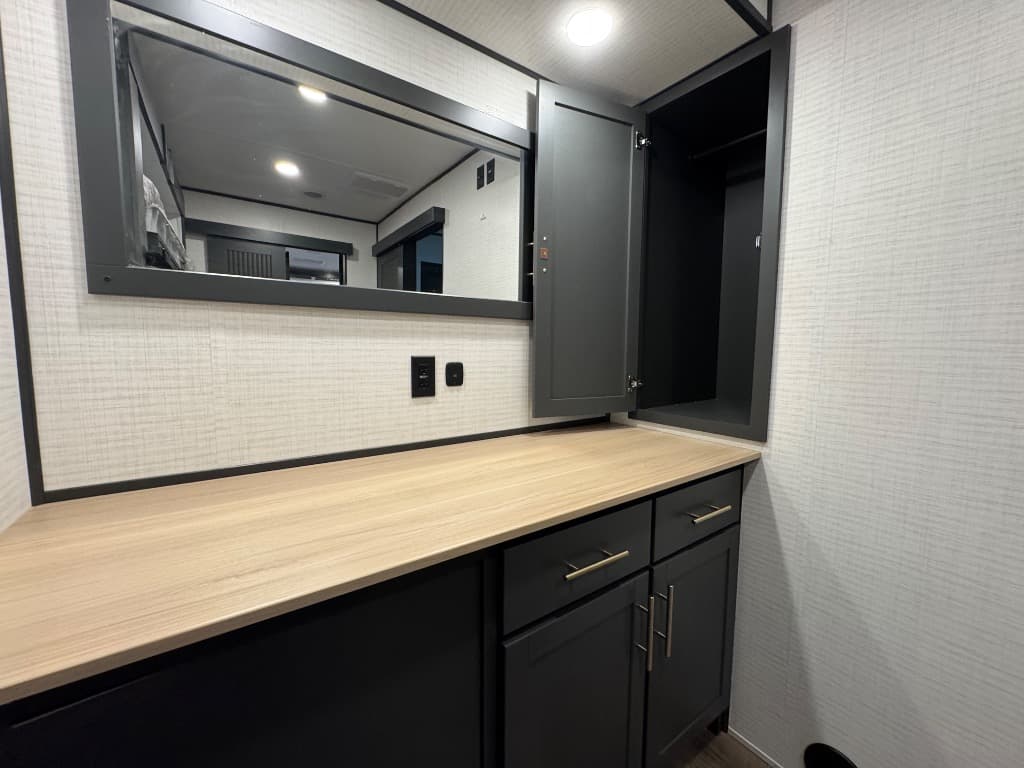 2026 Forest River 2026 Forest River Xlr Boost X Toy Hauler - thumbnail 18