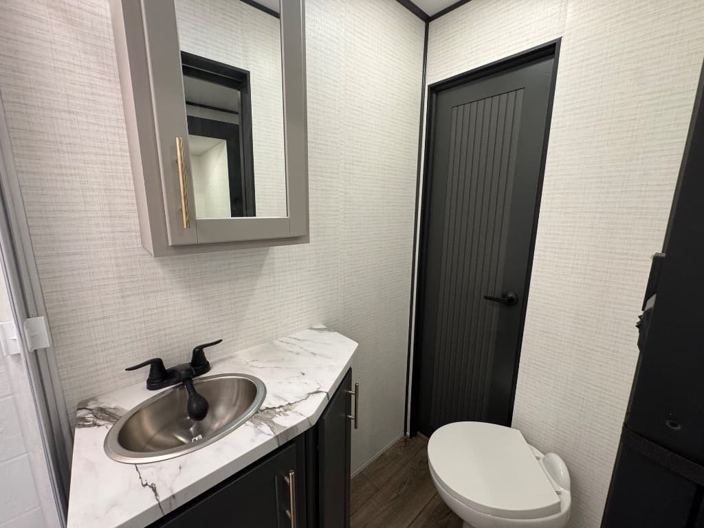 2026 Forest River 2026 Forest River Xlr Boost X Toy Hauler - thumbnail 22