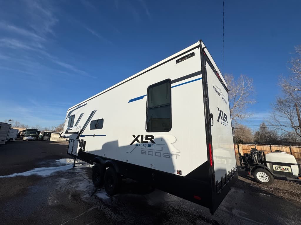 2026 Forest River 2026 Forest River Xlr Boost Toy Hauler - thumbnail 4