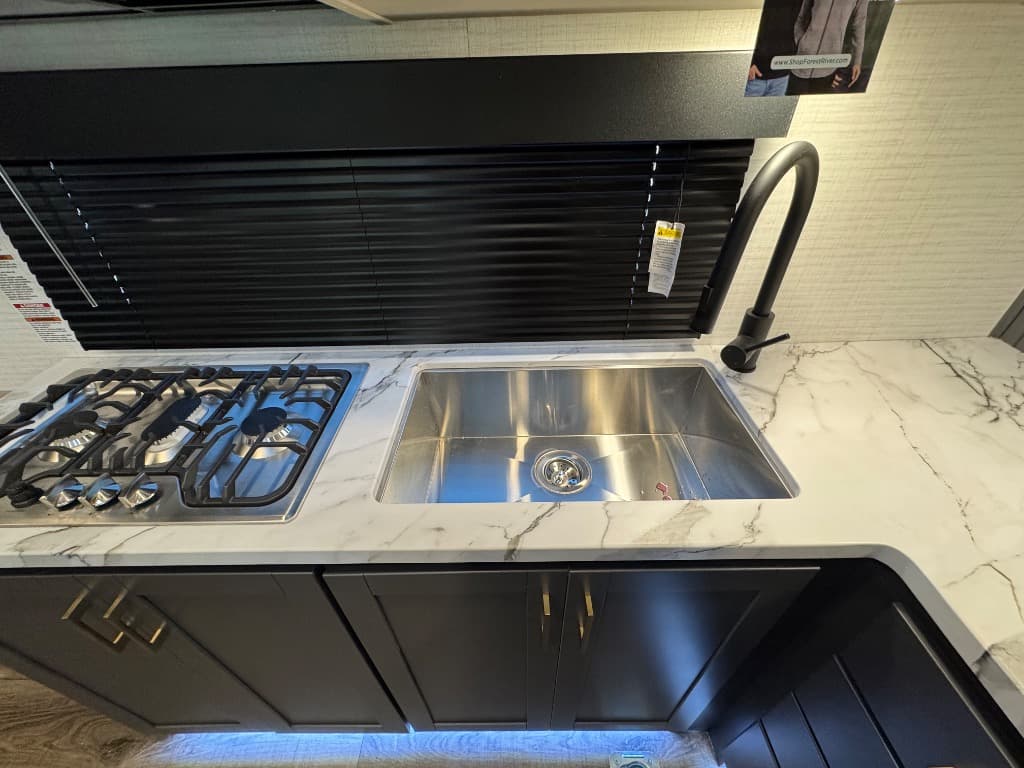 2026 Forest River 2026 Forest River Xlr Boost Toy Hauler - thumbnail 9