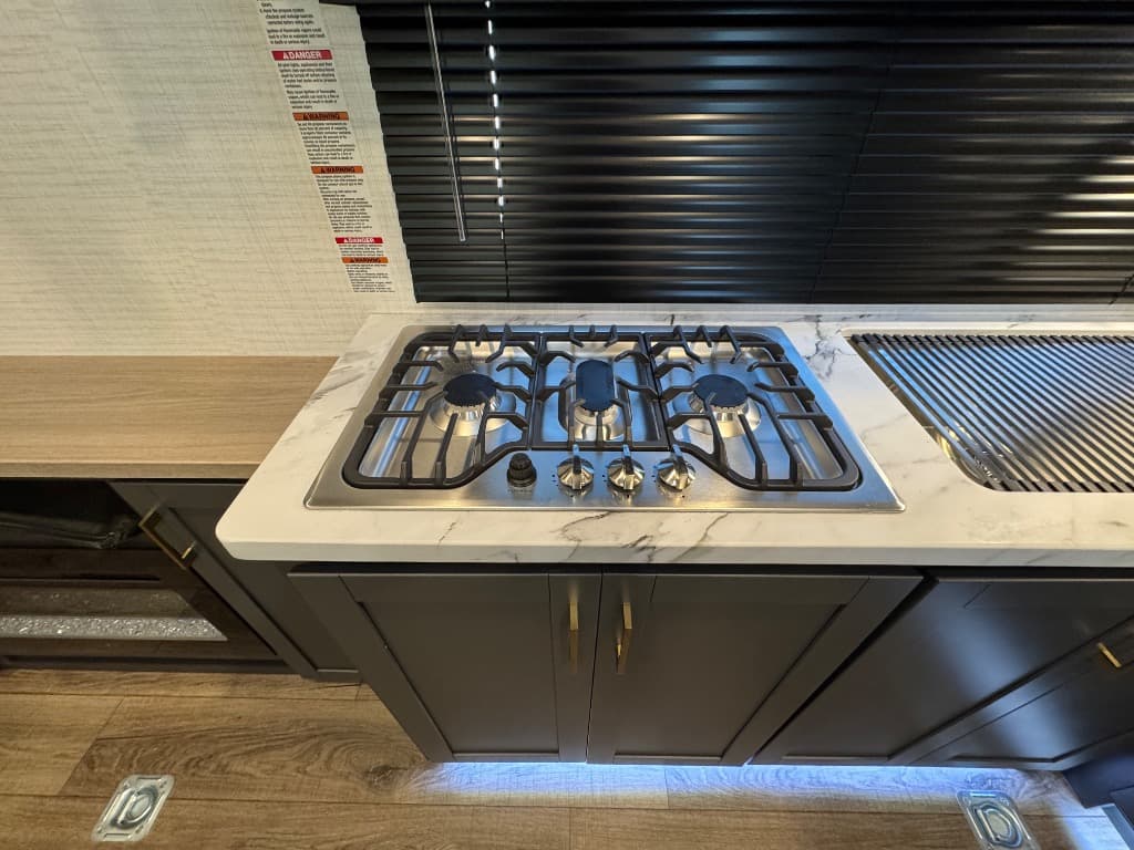 2026 Forest River 2026 Forest River Xlr Boost Toy Hauler - thumbnail 10