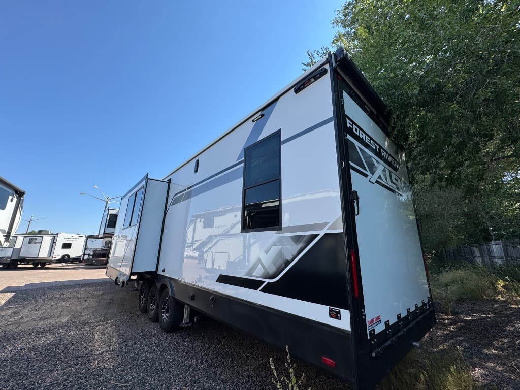 2026 Forest River 2026 Forest River Xlr Nitro Toy Hauler - thumbnail 4