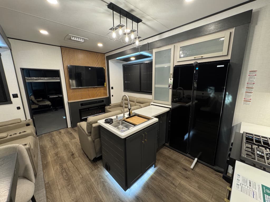 2026 Forest River 2026 Forest River Xlr Nitro Toy Hauler - thumbnail 6