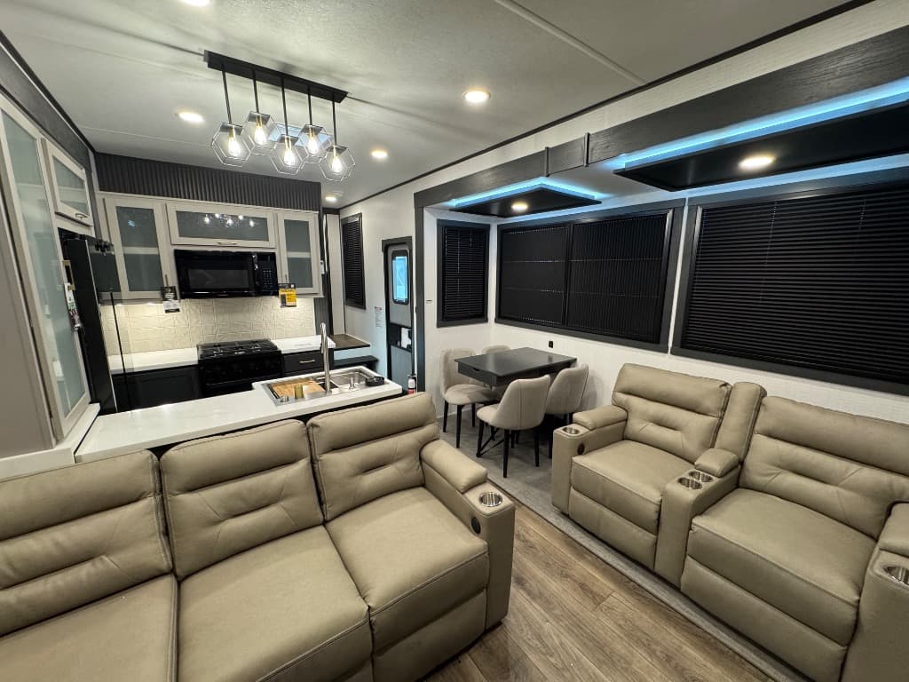 2026 Forest River 2026 Forest River Xlr Nitro Toy Hauler - thumbnail 16