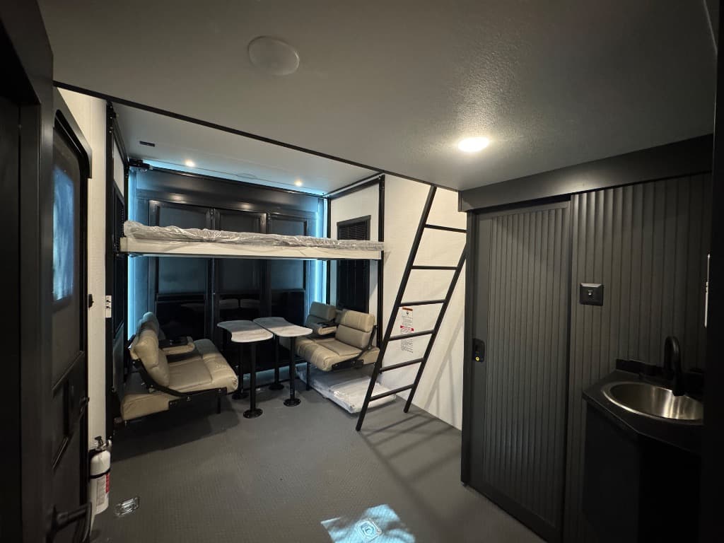 2026 Forest River 2026 Forest River Xlr Nitro Toy Hauler - thumbnail 19