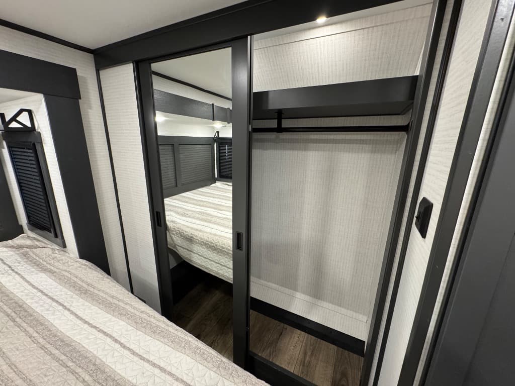 2026 Forest River 2026 Forest River Xlr Nitro Toy Hauler - thumbnail 32