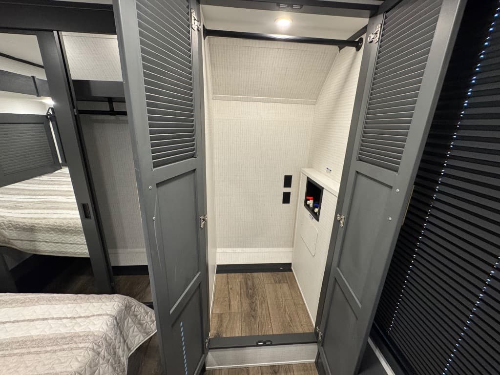 2026 Forest River 2026 Forest River Xlr Nitro Toy Hauler - thumbnail 33