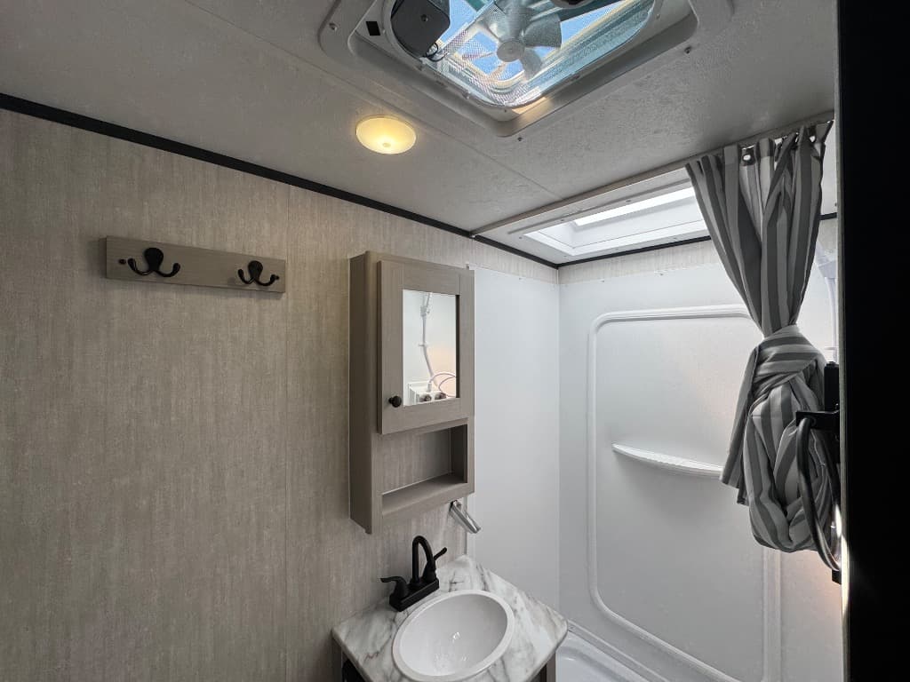 2026 Coachmen 2026 Coachmen Apex Nano - thumbnail 14
