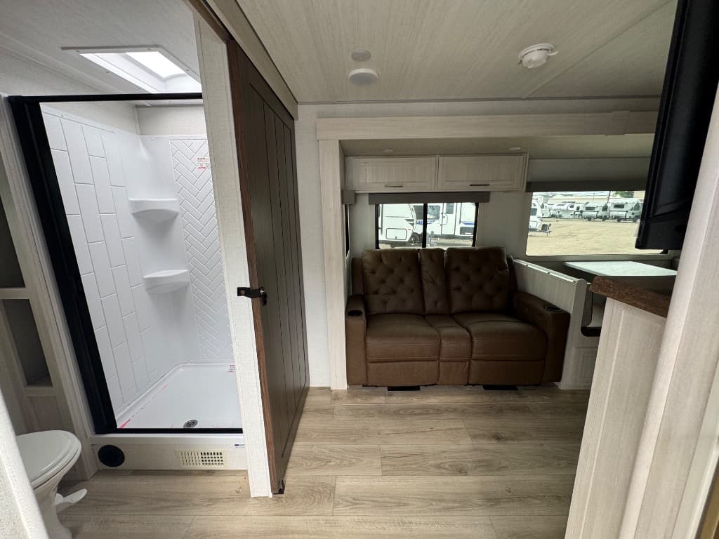 2026 Forest River 2026 Forest River Grand Surveyor - thumbnail 6