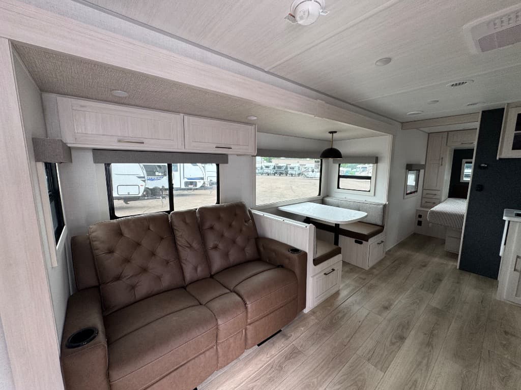 2026 Forest River 2026 Forest River Grand Surveyor - thumbnail 9