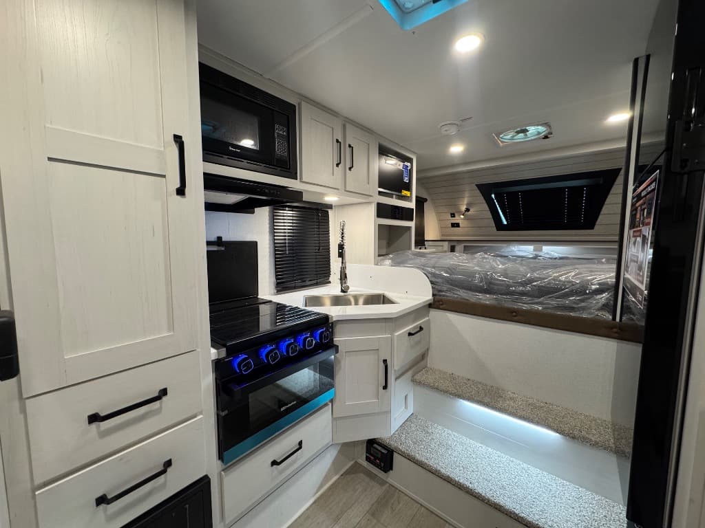 2026 Palomino 2026 Palomino Backpack Edition - thumbnail 6