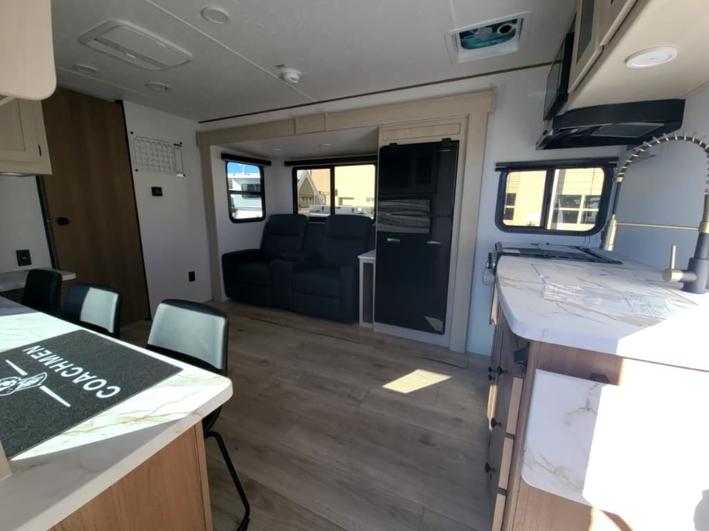 2026 Coachmen 2026 Coachmen Apex Ultra-Lite - thumbnail 17