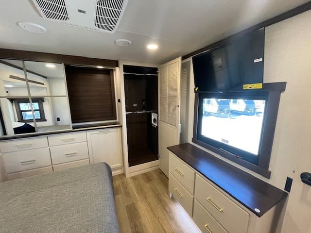 2026 Forest River 2026 Forest River Cedar Creek Experience - thumbnail 9