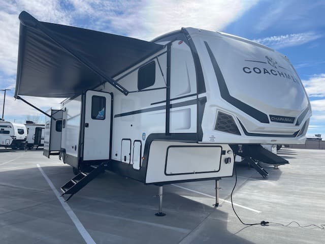2026 Coachmen 2026 Coachmen Chaparral - thumbnail 3