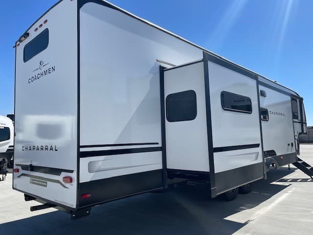 2026 Coachmen 2026 Coachmen Chaparral - thumbnail 4