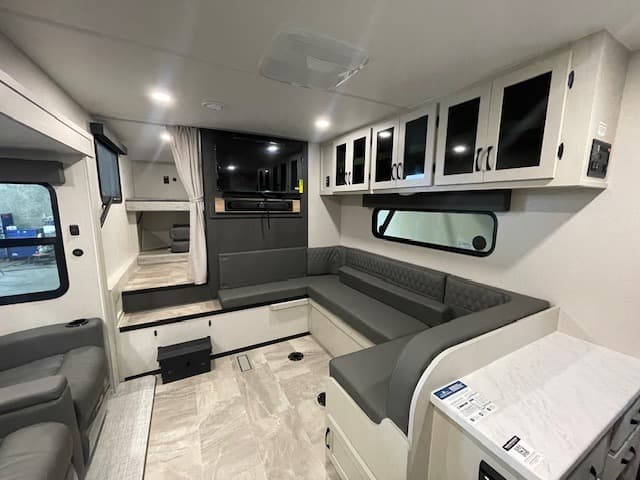 2026 Coachmen 2026 Coachmen Chaparral Lite - thumbnail 4