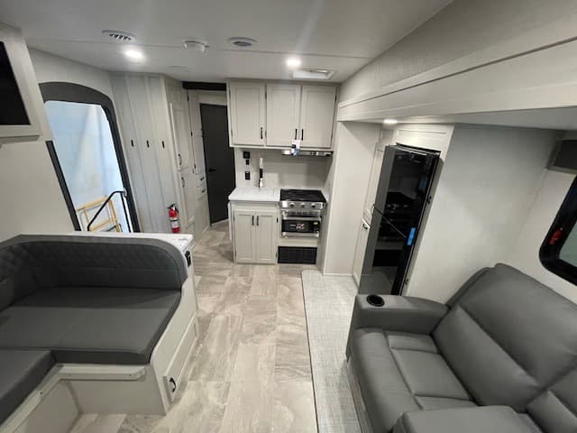 2026 Coachmen 2026 Coachmen Chaparral Lite - thumbnail 8