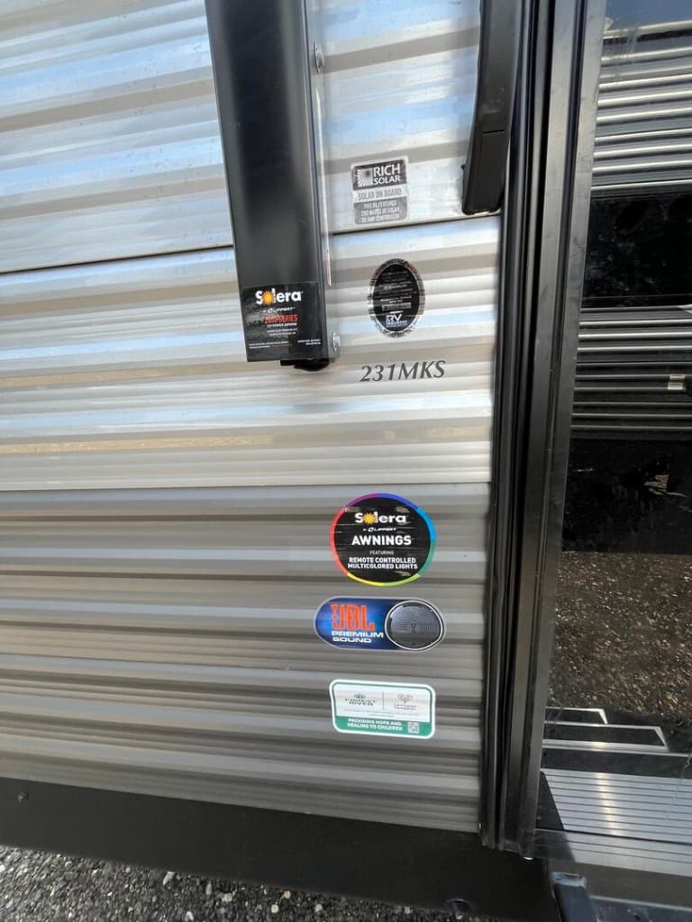 2026 Coachmen 2026 Coachmen Catalina Summit Series 8 - thumbnail 3