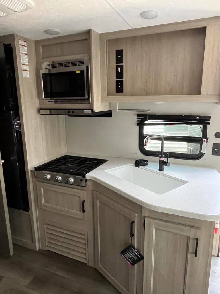 2026 Coachmen 2026 Coachmen Catalina Summit Series 8 - thumbnail 10