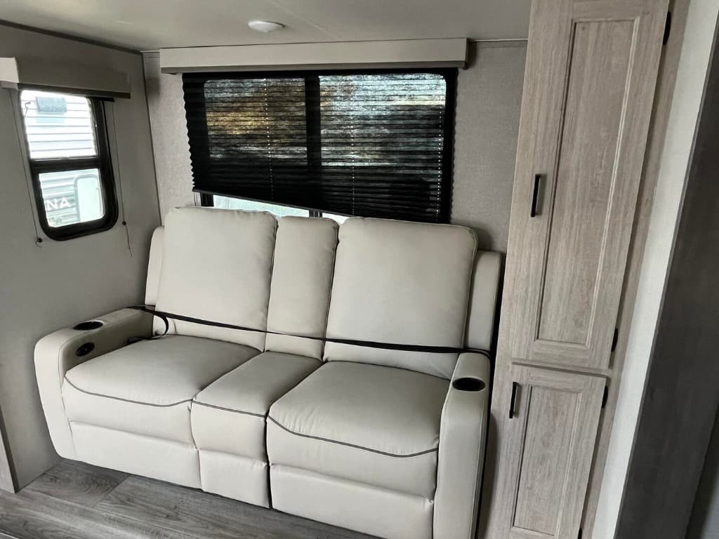 2026 Coachmen 2026 Coachmen Catalina Summit Series 8 - thumbnail 11