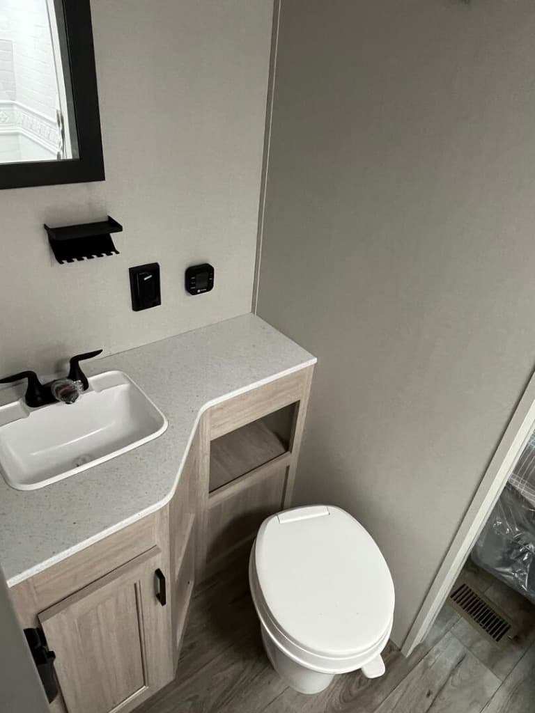 2026 Coachmen 2026 Coachmen Catalina Summit Series 8 - thumbnail 16