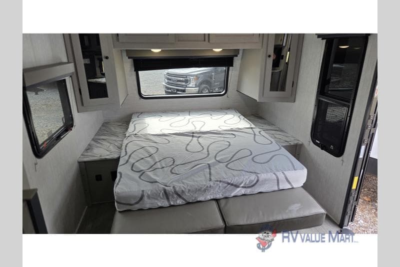 2025 Coachmen 2025 Coachmen Apex Ultra-Lite - thumbnail 11