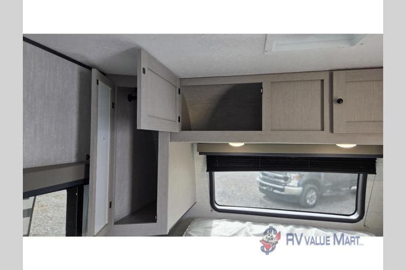 2025 Coachmen 2025 Coachmen Apex Ultra-Lite - thumbnail 12