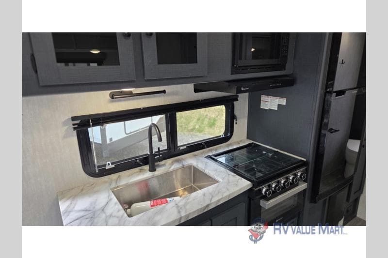 2025 Coachmen 2025 Coachmen Apex Ultra-Lite - thumbnail 17