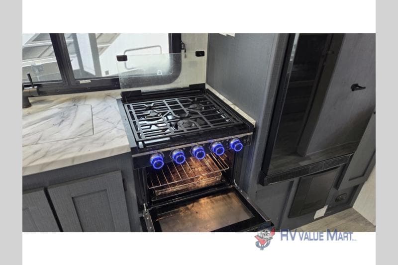 2025 Coachmen 2025 Coachmen Apex Ultra-Lite - thumbnail 19