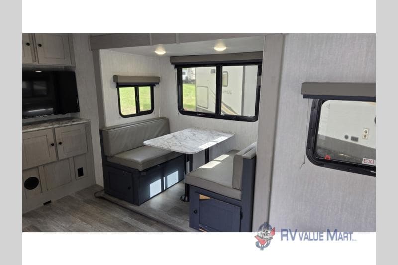 2025 Coachmen 2025 Coachmen Apex Ultra-Lite - thumbnail 31