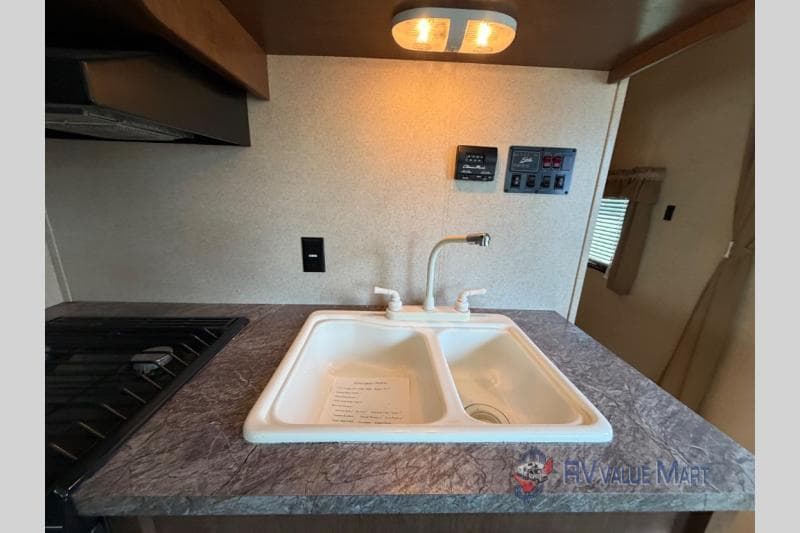 2016 Forest River 2016 Forest River Shasta Oasis - thumbnail 15