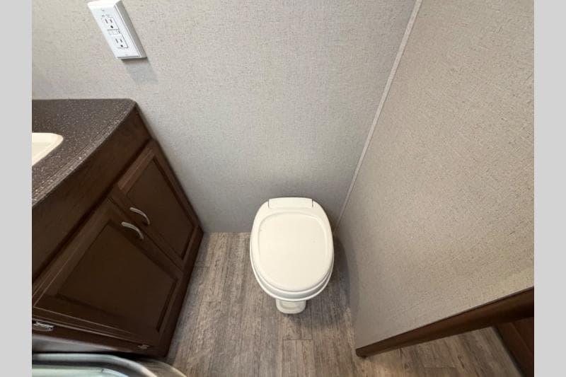 2017 Coachmen 2017 Coachmen Freedom Express Ultra Lite - thumbnail 22