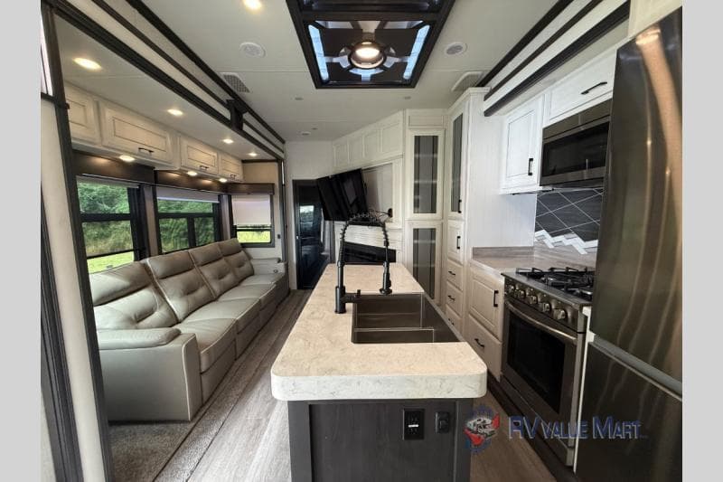2022 DRV 2022 DRV Mobile Suites - thumbnail 13