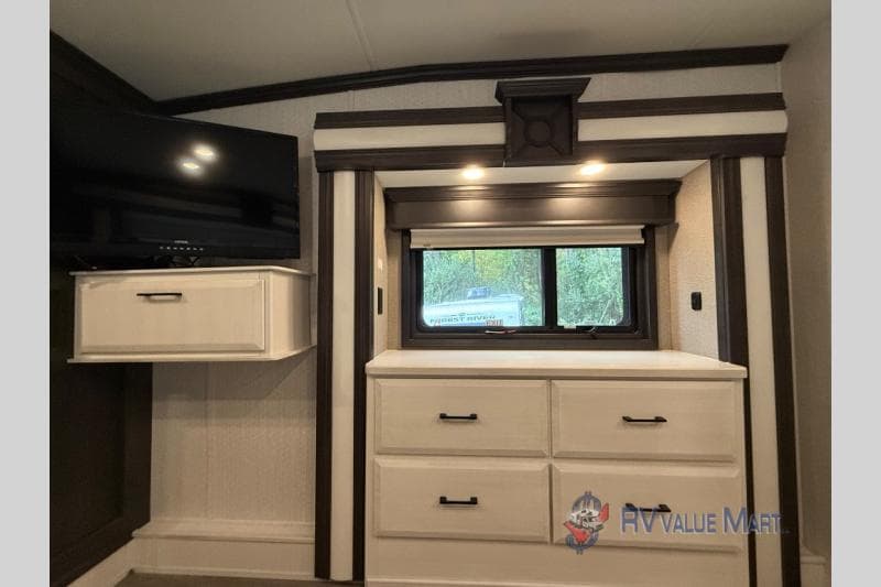 2022 DRV 2022 DRV Mobile Suites - thumbnail 28