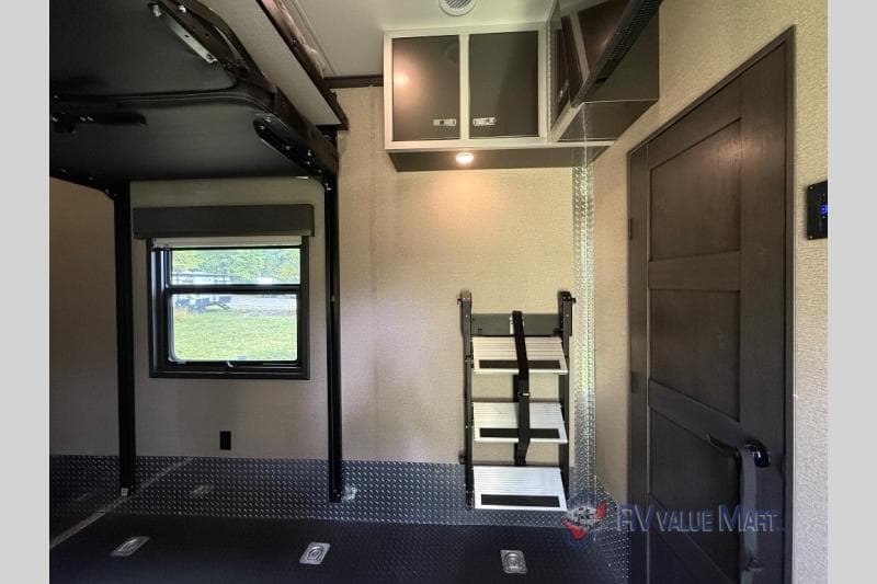 2022 DRV 2022 DRV Mobile Suites - thumbnail 33