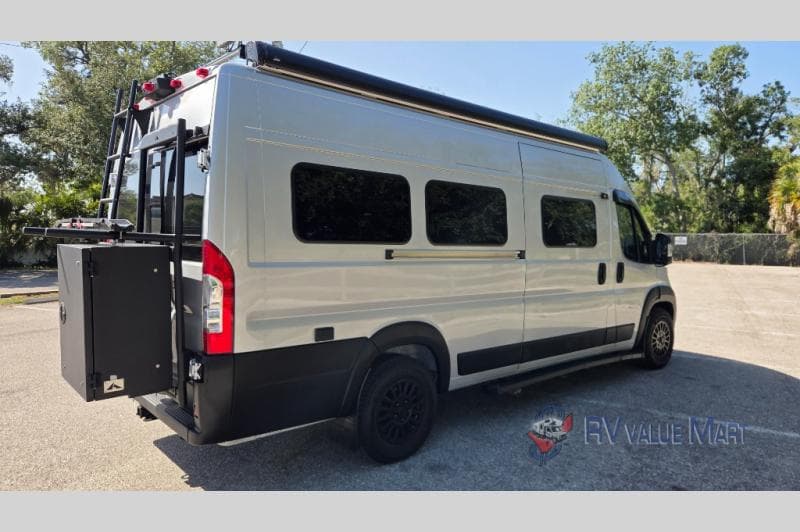 2024 Coachmen 2024 Coachmen Nova - thumbnail 3