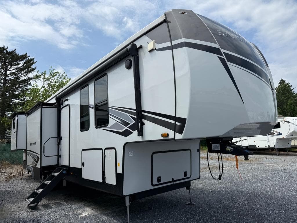 2024 Forest River Sandpiper Luxury 388BHRD